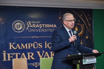 Üniversiteli Gençlerle Aynı Sofrada Buluştu