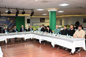 Üniversiteli Gençlerle Aynı Sofrada Buluştu