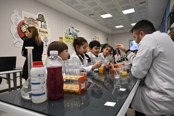Mucit Kamp'ta keşif zamanı