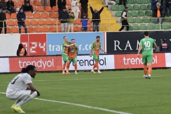 Gözler Başakşehir Maçına Çevrildi