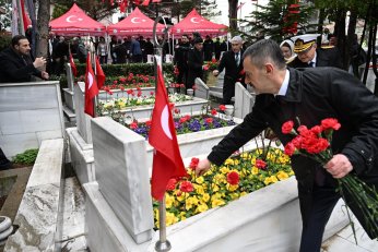 Şehitliklere Anlamlı Ziyaret