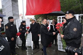 Şehitliklere Anlamlı Ziyaret