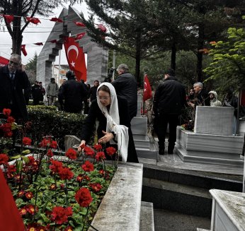 Şehitliklere Anlamlı Ziyaret