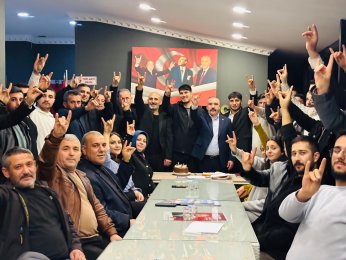 18 Yaş Parti Üyeliğiyle Taçlandı