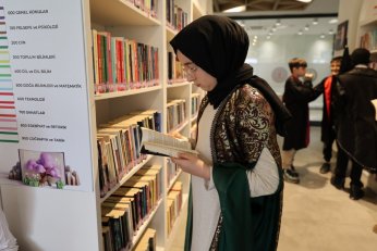 Kütüphanede Buluştu