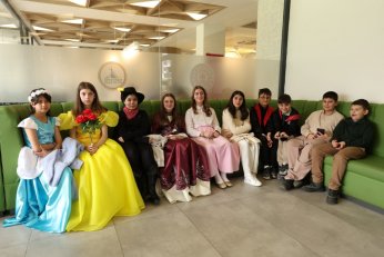Kütüphanede Buluştu