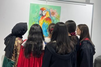 Kütüphanede Buluştu