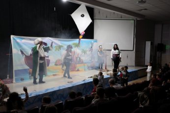 Kahkaha Dolu Bir Yolculuğa Çıktı