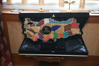 “Hereke Halısı Dünyanın Zirvesidir, Ama Sahip Çıkmazsak Kaybederiz”