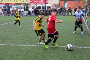 Futbol turnuvasıyla renklendi