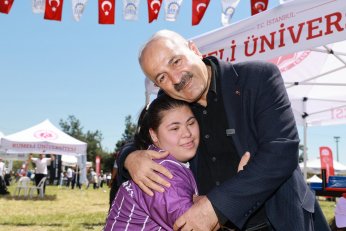 Doyasıya Eğlendi