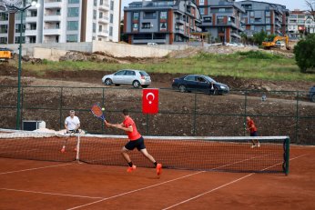 Tenis Şampiyonası Düzenlendi