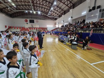 Taekwondo Sporcusu Kuşak Atladı