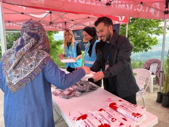 Mezarlıklarda fide dağıtıldı