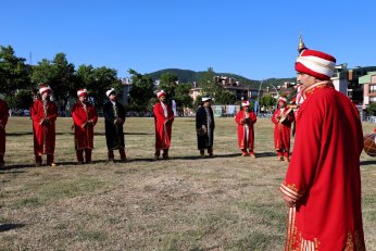 Nefesleri kesti