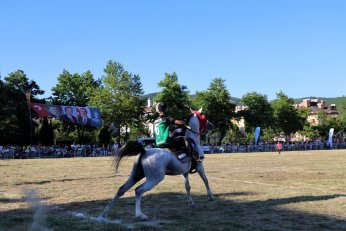 Nefesleri kesti