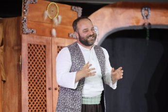 TİYATROSEVERLERLE BULUŞTU