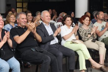 TİYATROSEVERLERLE BULUŞTU