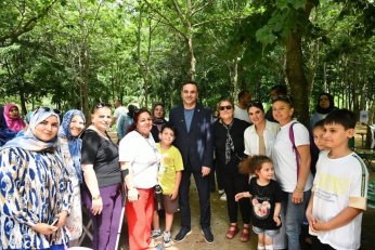 Aile Pikniğinde Buluştu