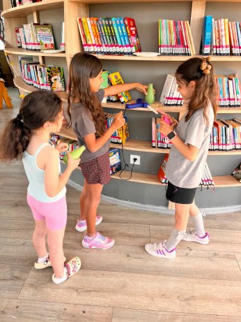 Minik Ellerde Sanata Dönüştü