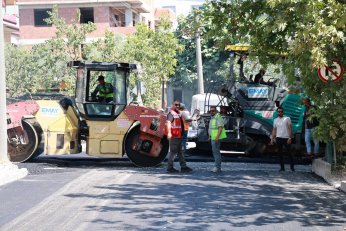 Devam Eden Asfalt Çalışmalarını Yerinde İnceledi