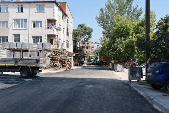 Devam Eden Asfalt Çalışmalarını Yerinde İnceledi