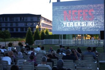 Yaz Akşamlarına Renk Katıyor
