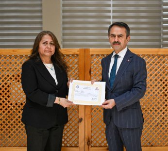 Veda Yemeği ve Başarı Belgesi