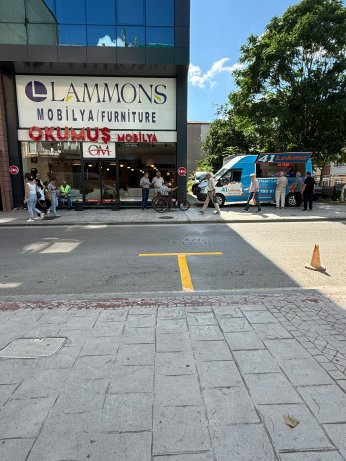 Lokma Dağıttı