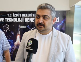 Bilim ve teknolojiyle geçirdi