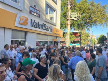 İlçe yönetimi de topluca istifa etti, Yeni Parti’ye geçtiler