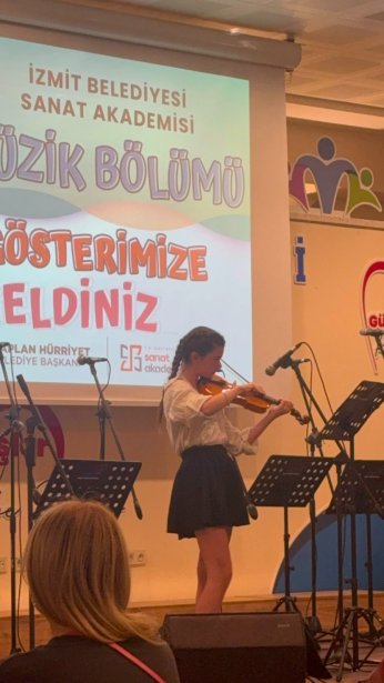 Sanat Akademisi öğrencilerinden çifte başarı