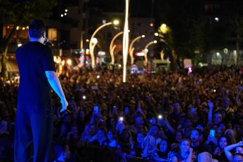 Ekin Uzunlar, Kocaeli’yi Karadeniz ezgileriyle coşturdu
