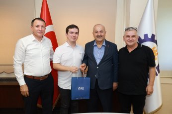Gebze’nin YKS Şampiyonlarını Ağırladı