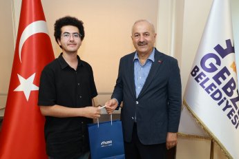 Gebze’nin YKS Şampiyonlarını Ağırladı
