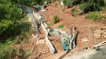 Beton merdiven ve duvar çalışması