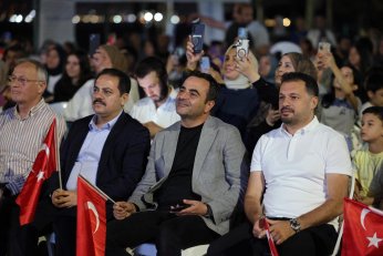 Konserle Taçlandı