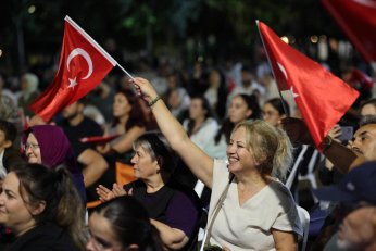 Konserle Taçlandı
