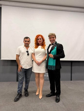 “Yılın En Başarılı Magazin Muhabiri” Ödülü