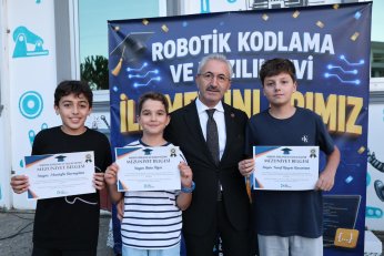 İlk mezunlarını verdi