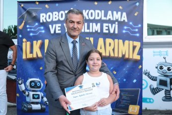 İlk mezunlarını verdi