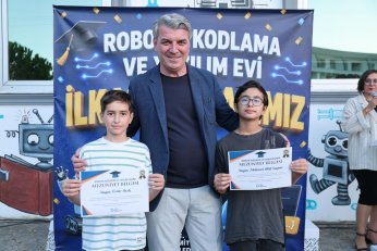 İlk mezunlarını verdi