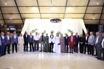 Enes ile Bedia dünyaevine girdi