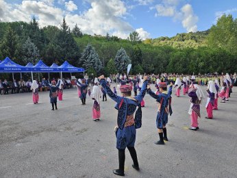 Törenle Başladı