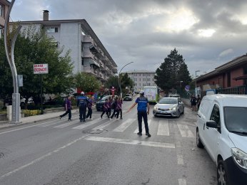 Zabıta okul önlerinde tedbir aldı