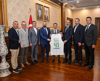 Çeyrek Final Sevinci Valilikte Paylaşıldı
