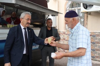 Yenimahalle’de Cuma ikramı