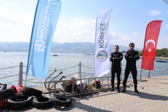 Körfez’de 1 ton atık toplandı