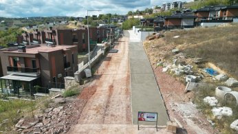 Beton yol çalışmalarını sürdürüyor