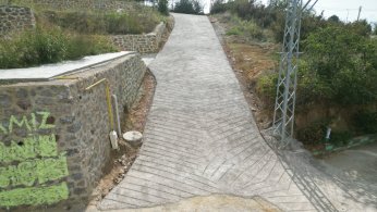 Beton yol çalışmalarını sürdürüyor